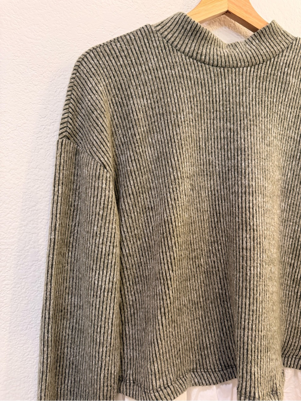 Maeve Anthropologie Long-Sleeve Bow-Back Twofer Peplum Top Olive - Large - Picture 10 of 15